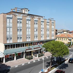 Quali sono i migliori hotel vicino a Santuario della Madonna dell'Angelo?